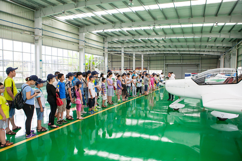 開挖機，坐游艇、飛機 山河智能開展員工家屬開放日活動