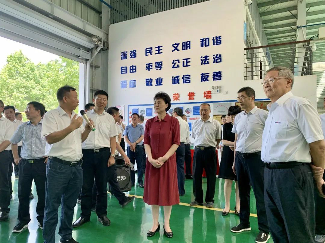 省委常委、統(tǒng)戰(zhàn)部部長(zhǎng)黃蘭香考察調(diào)研山河科技