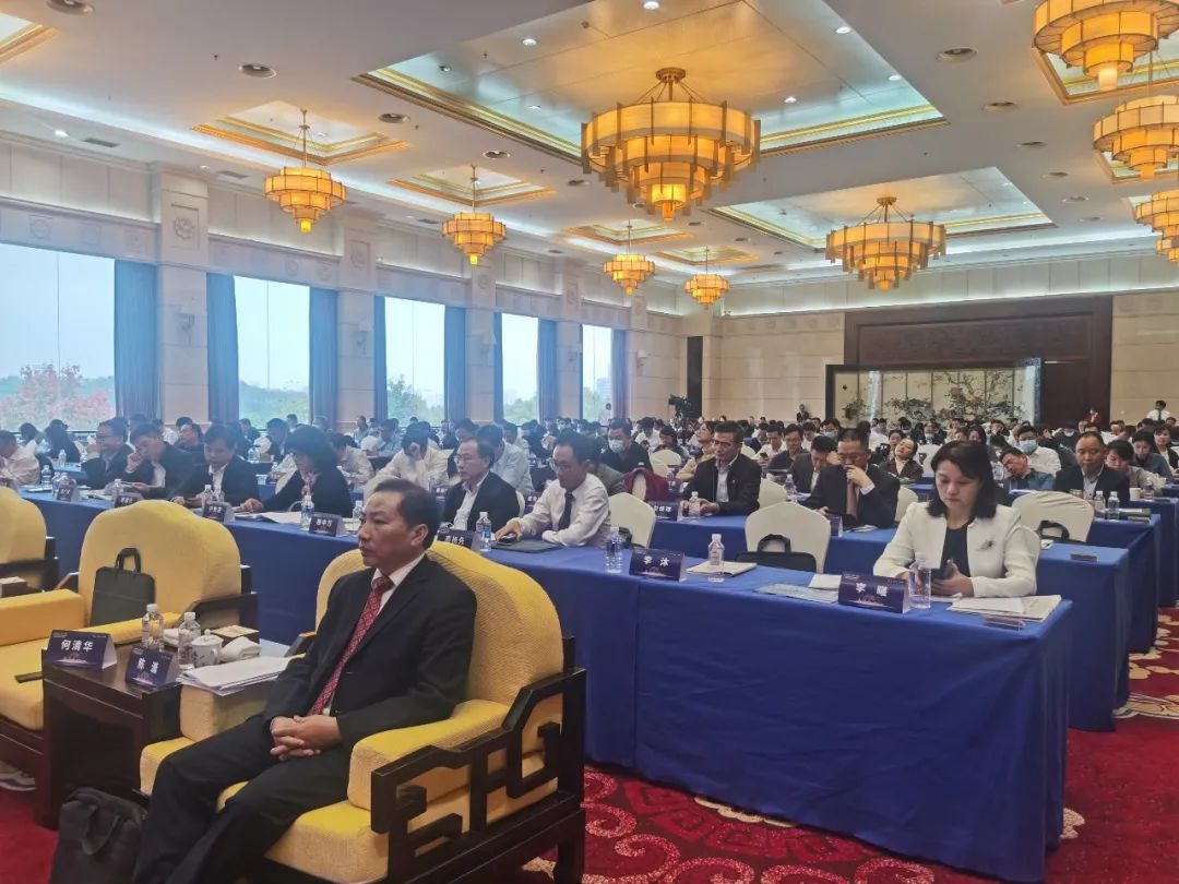 山河智能榮登湖南民營(yíng)企業(yè)百?gòu)?qiáng)榜單