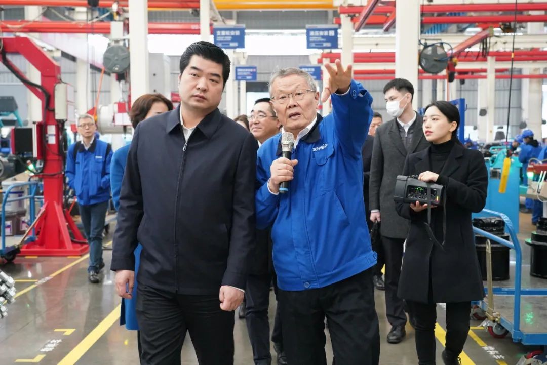 湘江集團(tuán)黨委書記張利剛率隊(duì)考察山河智能