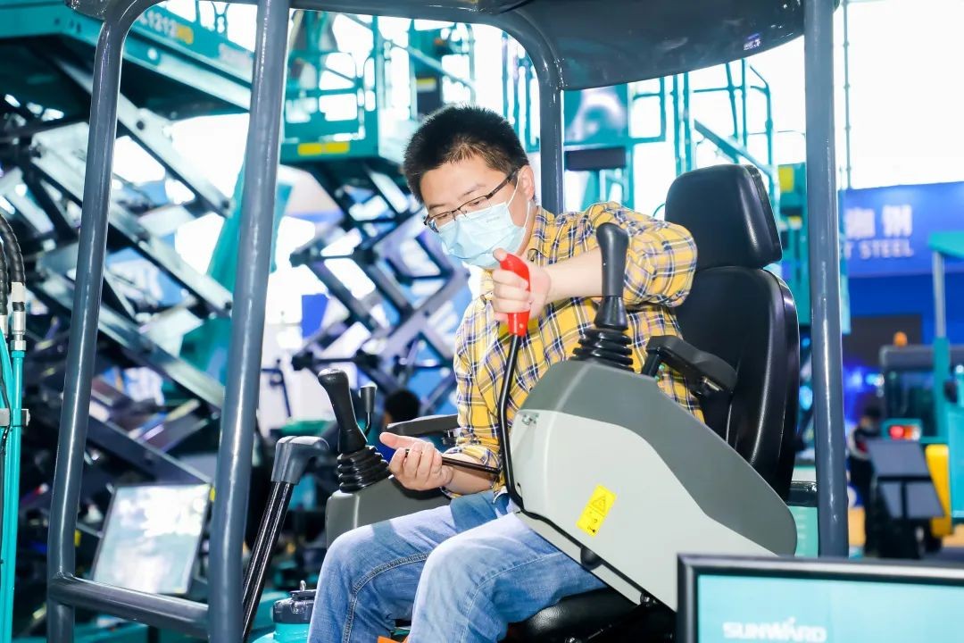 “機甲盛宴”長沙展圓滿收官！山河智能展區(qū)亮點精彩回顧