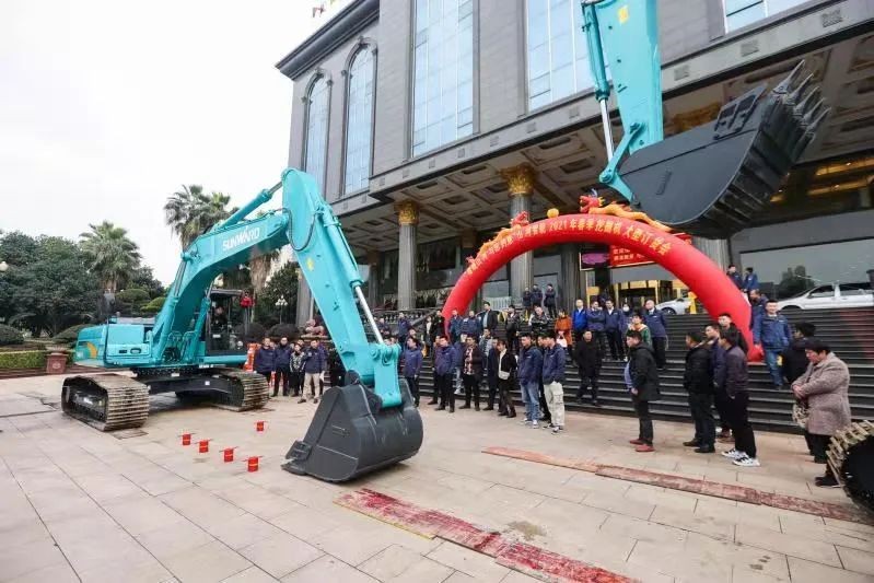 山河智能挖掘機(jī)春季訂貨會(huì)長(zhǎng)沙會(huì)場(chǎng)側(cè)記