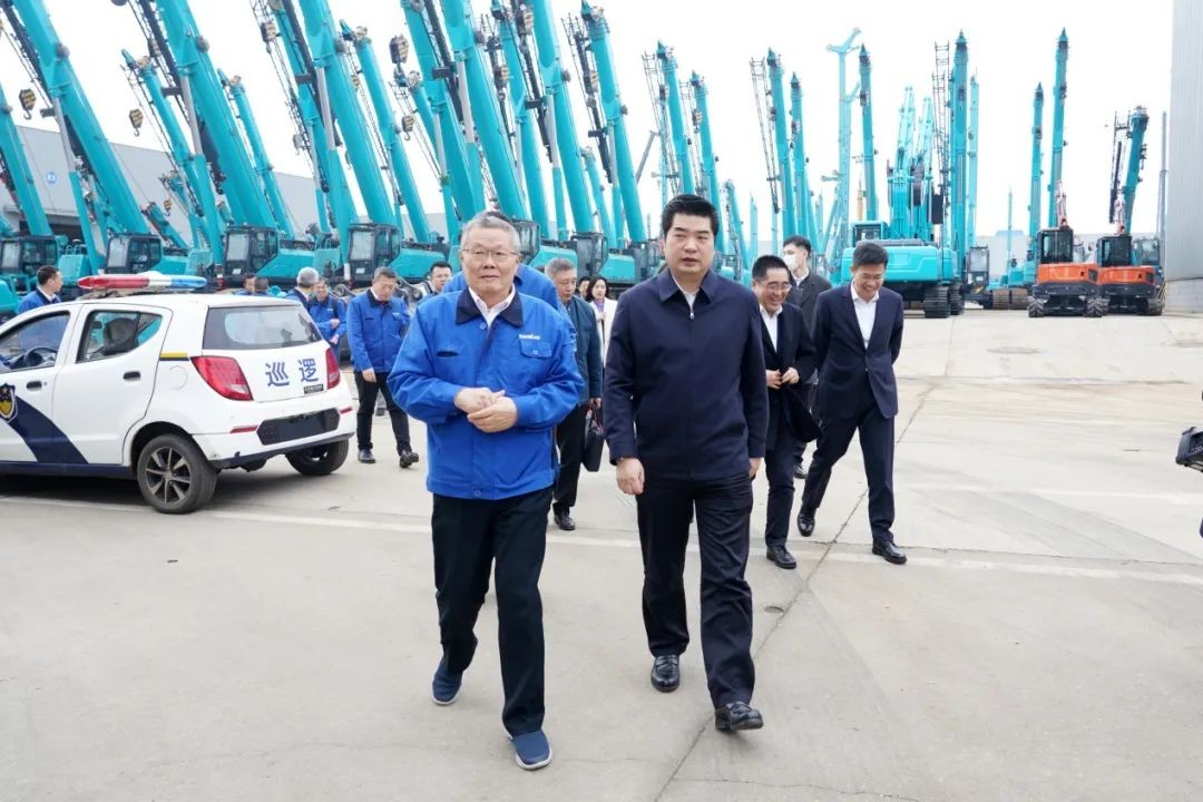 湘江集團(tuán)黨委書記張利剛率隊(duì)考察山河智能