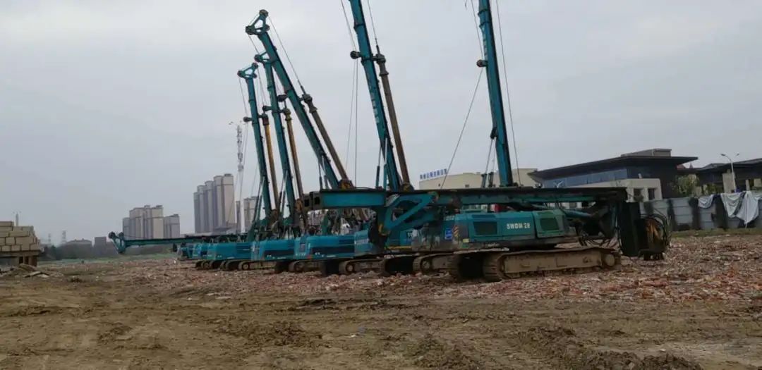 颯！他以11臺旋挖鉆占領(lǐng)荊州房建市場