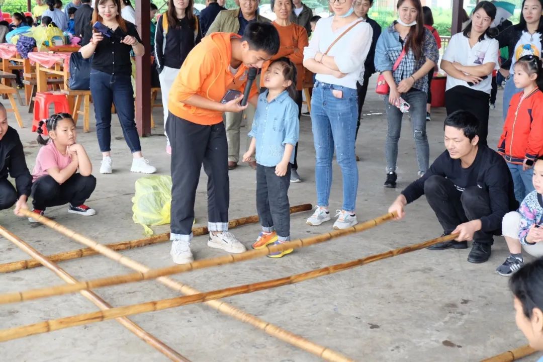 童年不同Young，稻花香里親子歡——山河智能組織開展六一親子活動(dòng)
