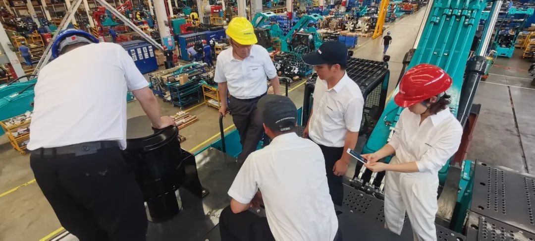 夠炫！夠酷！山河智能超大型挖掘機(jī)SWE750F下線