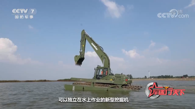 水陸兩用挖掘機(jī)亮相央視！山河智能應(yīng)急救援“猛將”出戰(zhàn)