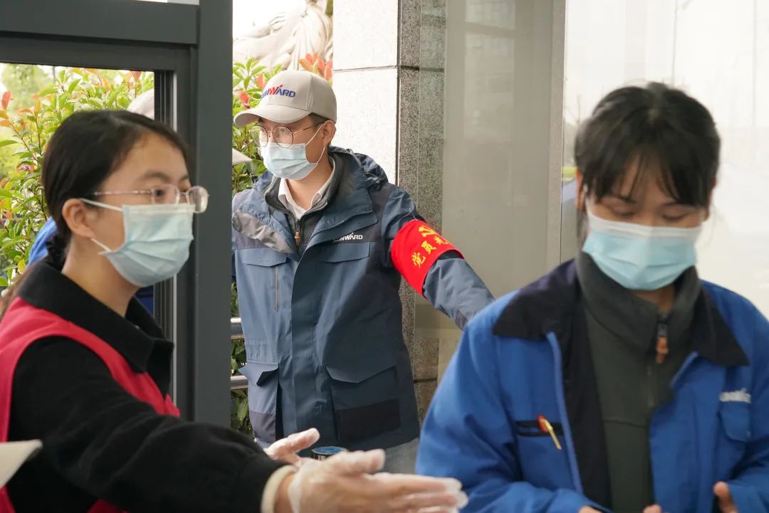 采樣完成率近100%！山河智能第一時(shí)間開展全員核酸檢測，保障安全生產(chǎn)