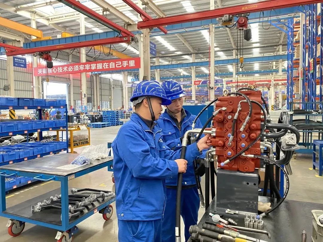 《湖南教育》：探索18年，山河智能找到校企合作共贏的答案