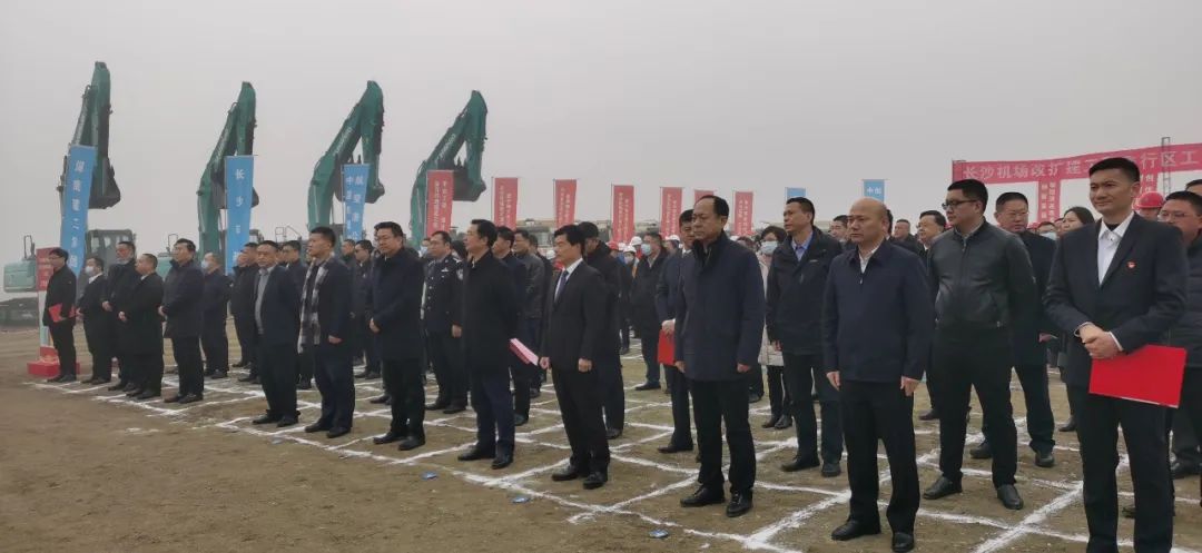 “山河綠”精彩亮相！山河智能裝備全面助力長沙機(jī)場改擴(kuò)建項目