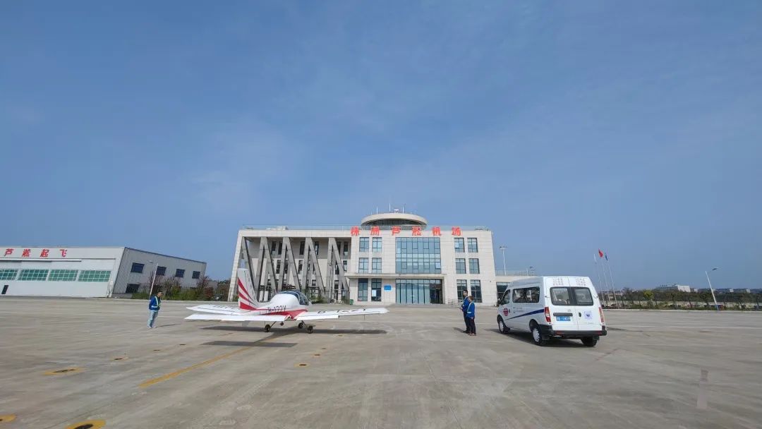 空地協(xié)同顯身手！湖南航空應(yīng)急救援隊(duì)山河機(jī)組開展特情處置應(yīng)急演練