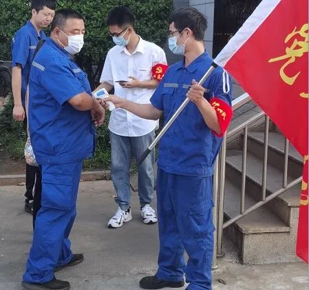 山河工匠 | “浪波”不言苦，甘為“人梯”承大重