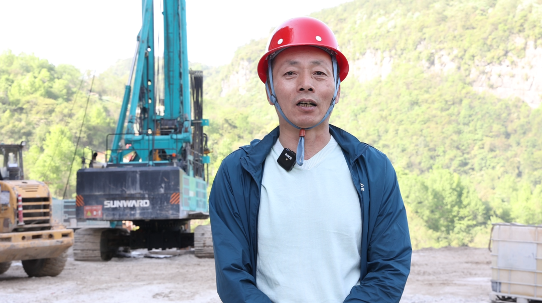 展現(xiàn)施工“奇效”！山河智能旋挖鉆機(jī)強(qiáng)勢助力爐慈高速公路建設(shè)