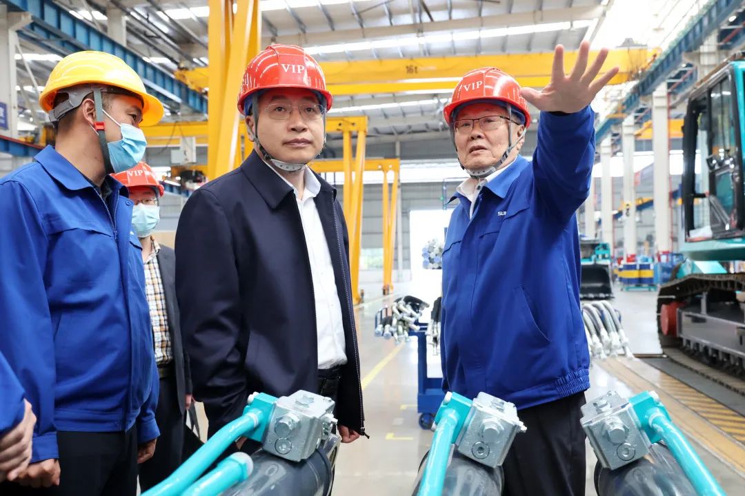 中鐵二十局黨委書記、董事長(zhǎng)雷位冰帶隊(duì)拜訪山河智能