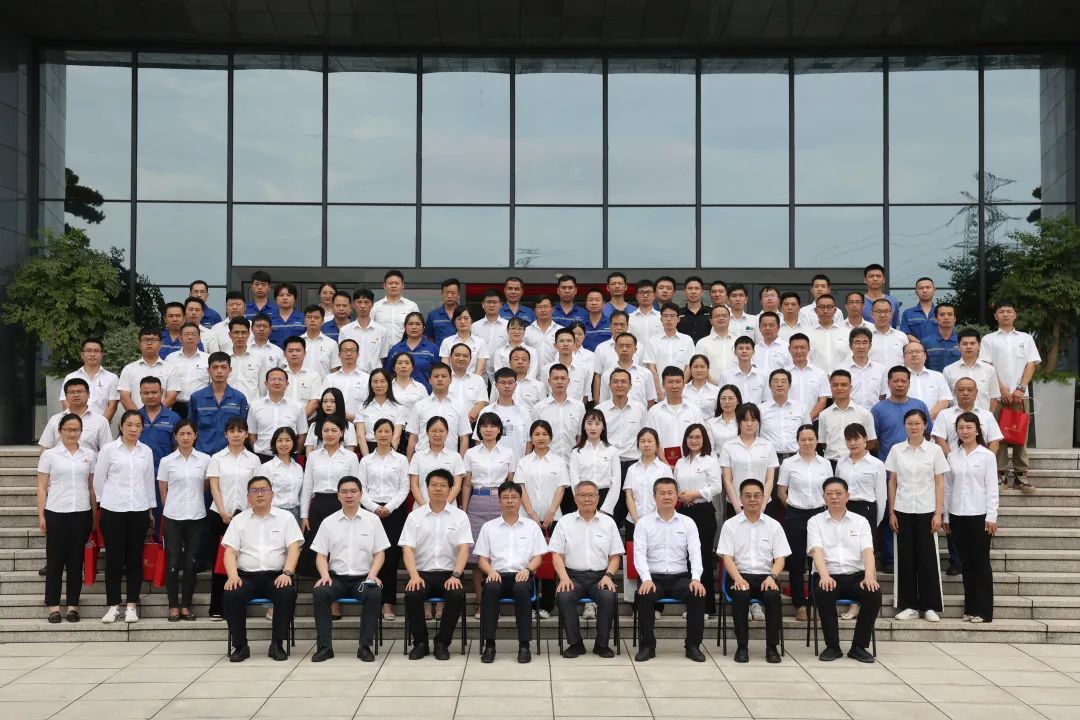 為建功建企建家一體化貢獻更大力量！山河智能第五屆五次“雙代會”成功召開