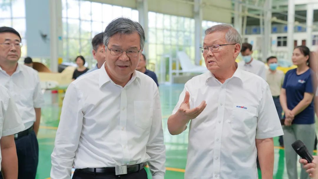湖南省委常委、常務(wù)副省長李殿勛一行考察調(diào)研山河科技