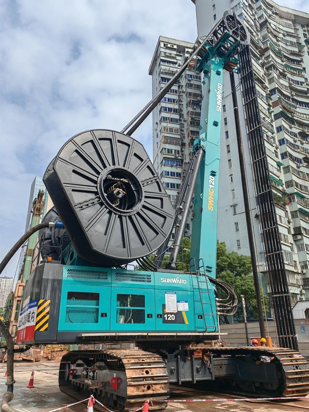 首戰(zhàn)創(chuàng)佳績！山河智能雙輪銑槽機助建長沙地鐵7號線