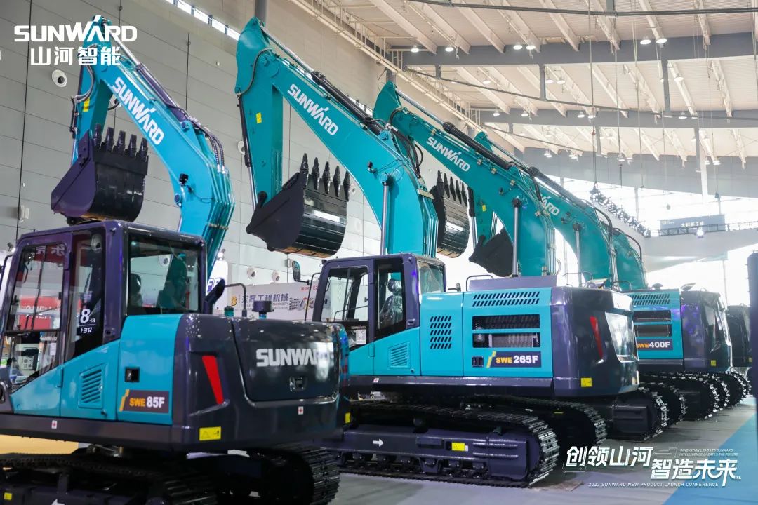 精品出擊、互動(dòng)不斷！山河智能F系列挖掘機(jī)閃耀長(zhǎng)沙展