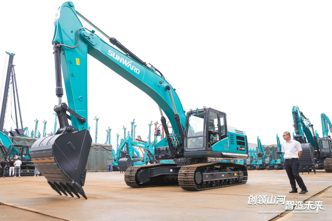 精品出擊、互動(dòng)不斷！山河智能F系列挖掘機(jī)閃耀長(zhǎng)沙展