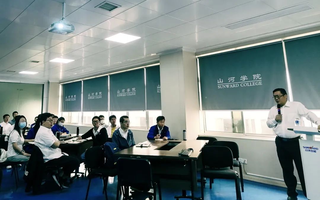 勞動(dòng)光榮，創(chuàng)造偉大！記錄那些平凡且偉大的勞動(dòng)瞬間
