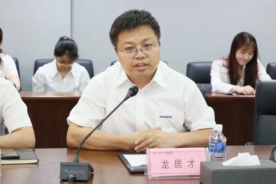 攜手開啟綠色轉(zhuǎn)型之路！山河智能&南京蓋百氏增程式電動(dòng)旋挖鉆機(jī)簽約儀式成功舉辦
