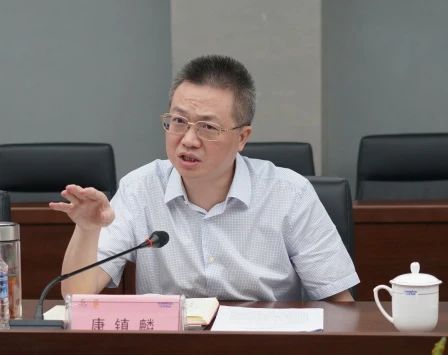 長(zhǎng)沙市人民政府副市長(zhǎng)、市工商聯(lián)主席康鎮(zhèn)麟調(diào)研山河智能