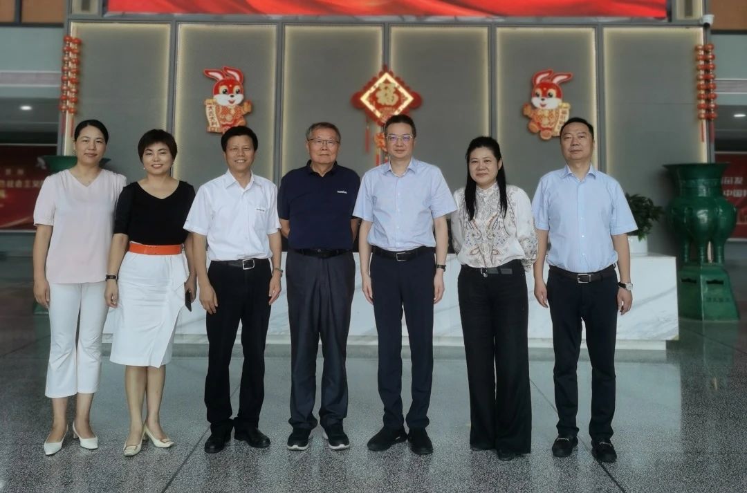 長(zhǎng)沙市人民政府副市長(zhǎng)、市工商聯(lián)主席康鎮(zhèn)麟調(diào)研山河智能
