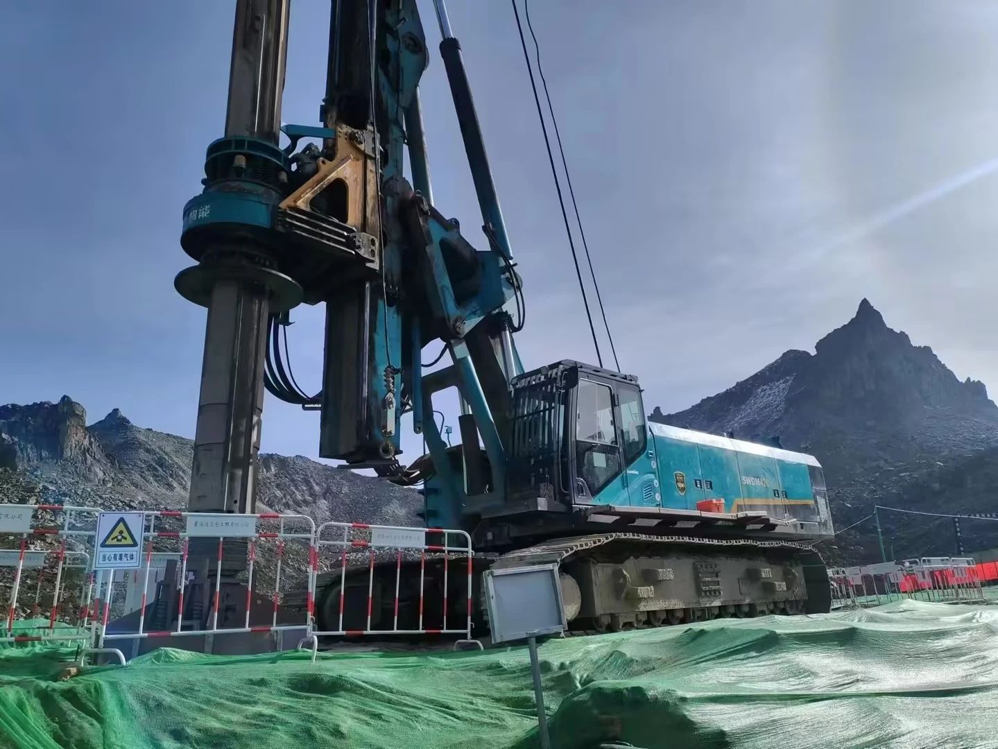 助力世界最高海拔特高壓直流輸電工程，山河智能旋挖鉆機展現(xiàn)硬核實力