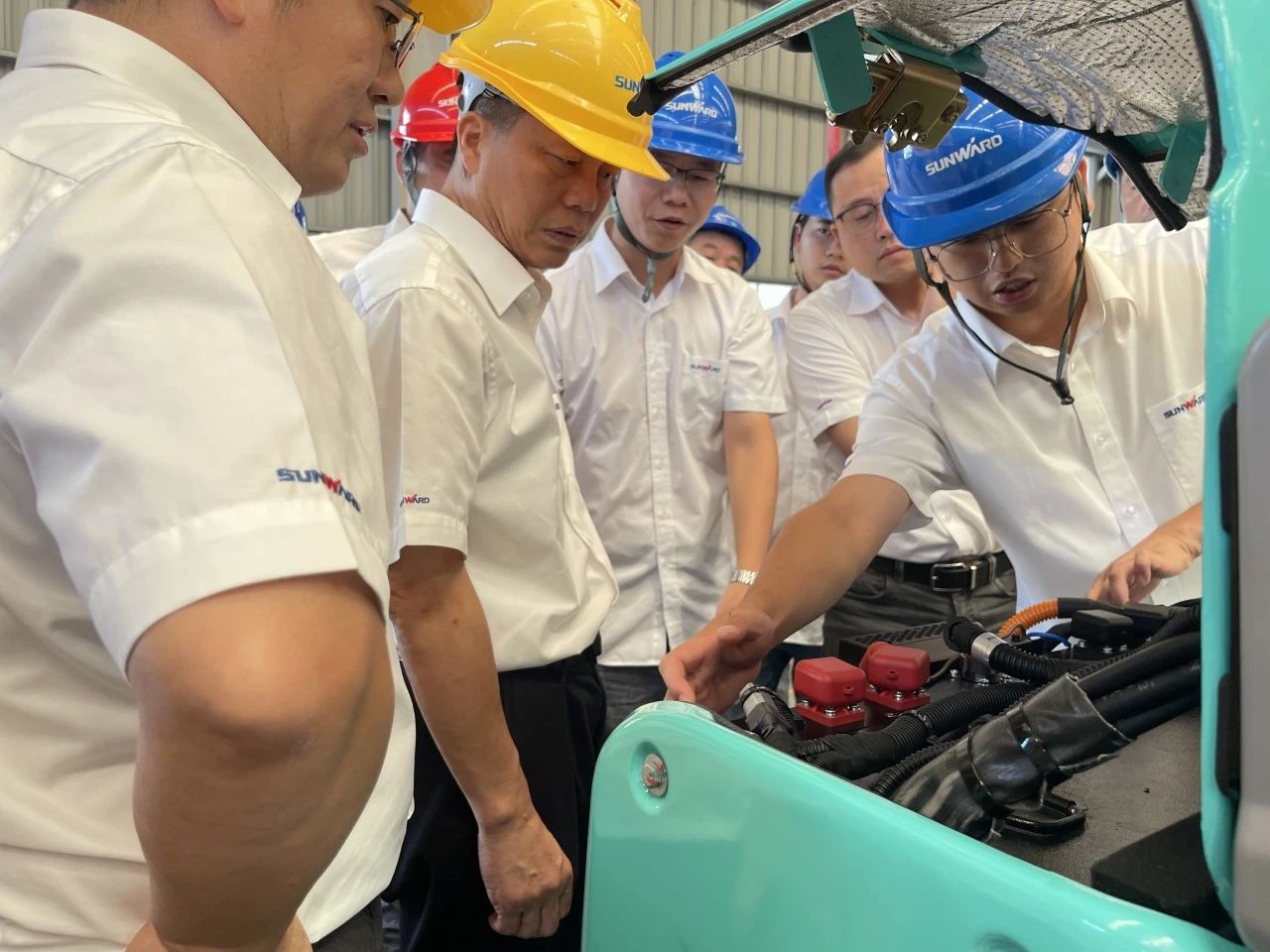 小身材，大能量！山河智能最小純電動液壓挖掘機成功下線