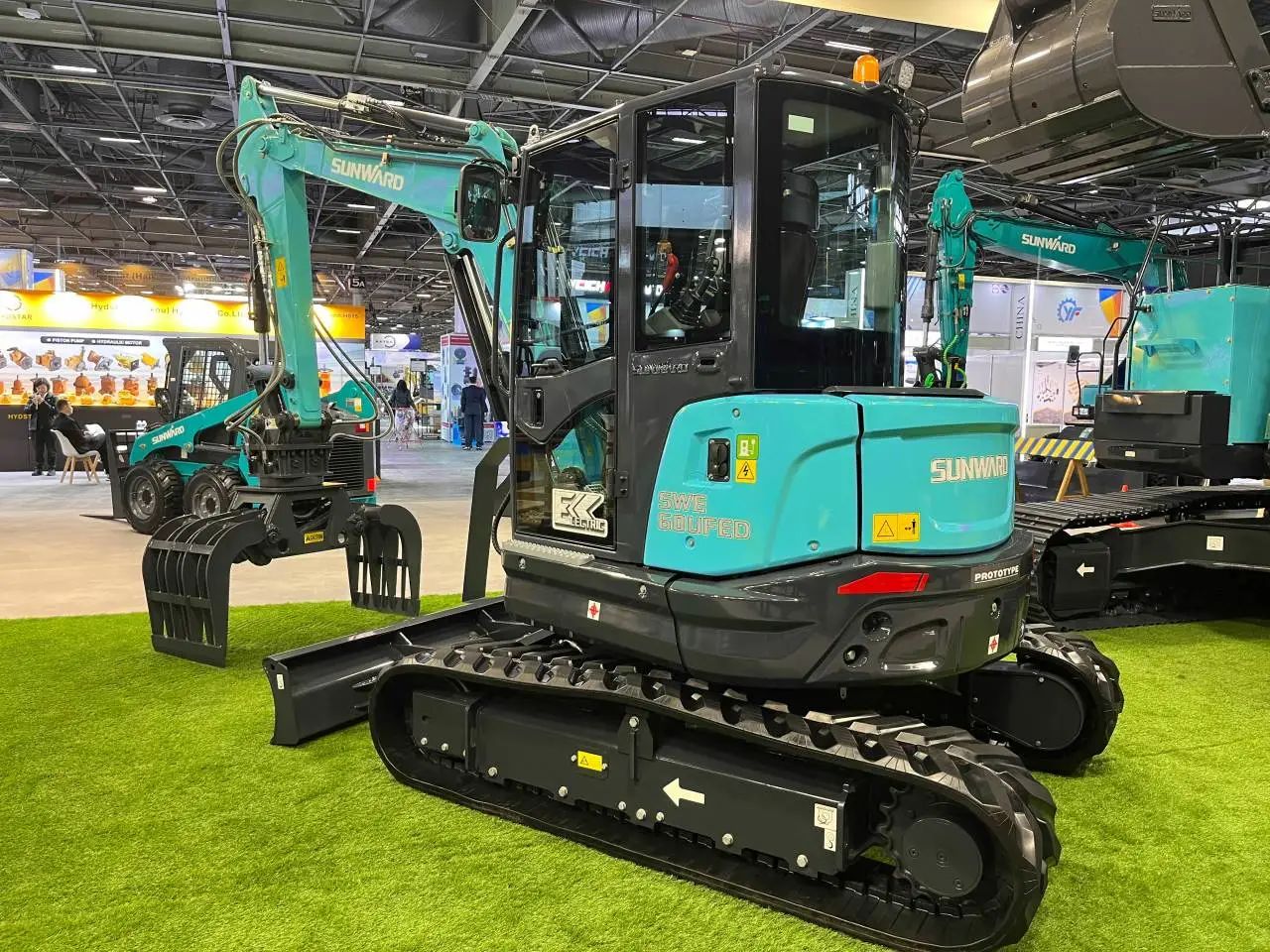 贏戰(zhàn)INTERMAT 2024！山河智能土方機械深耕全球高端市場