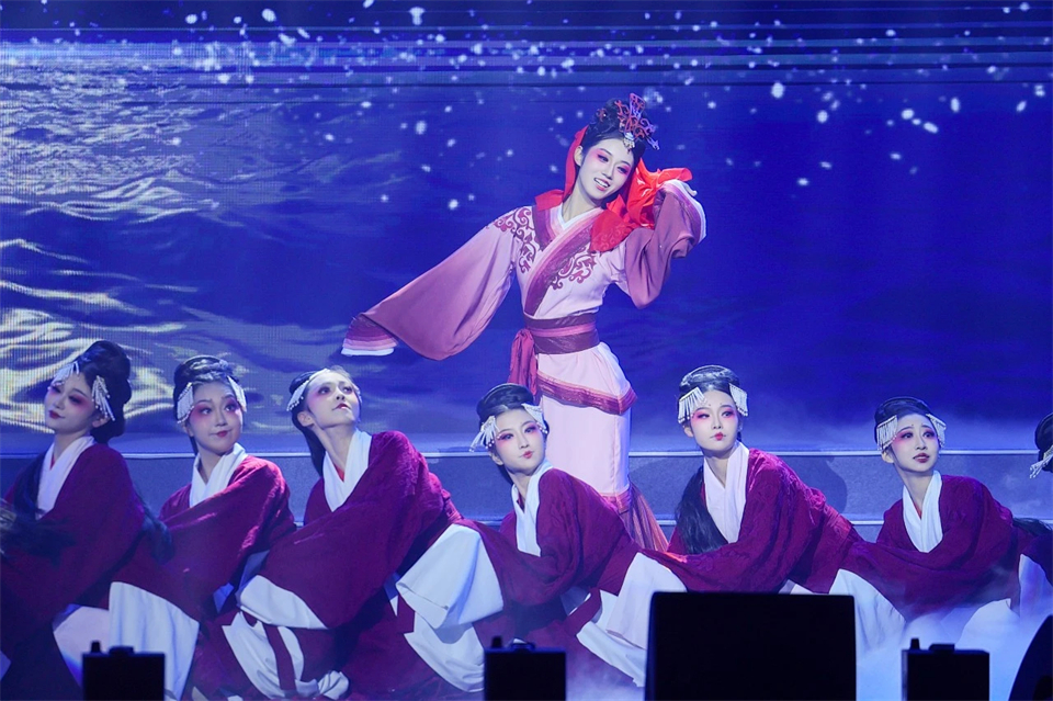 創(chuàng)新引領(lǐng)價值 理想成就未來——慶祝山河智能成立25周年表彰大會暨文藝晚會隆重舉行