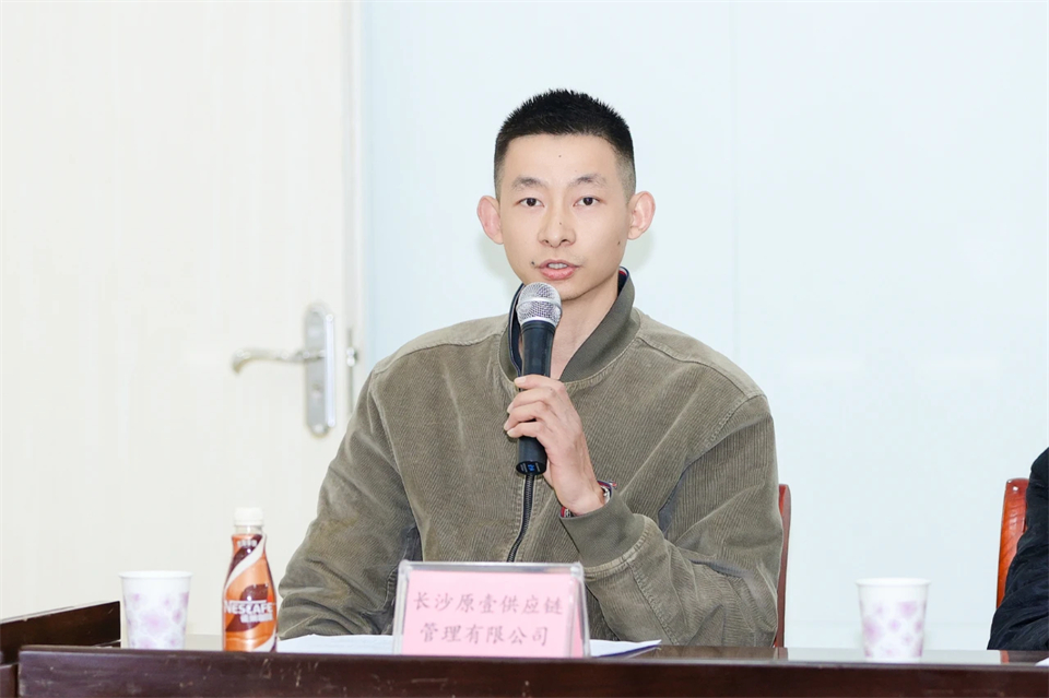 長龍街道、山河智能召開首屆年貨盛惠暨送春聯(lián)文化惠民活動工作會議