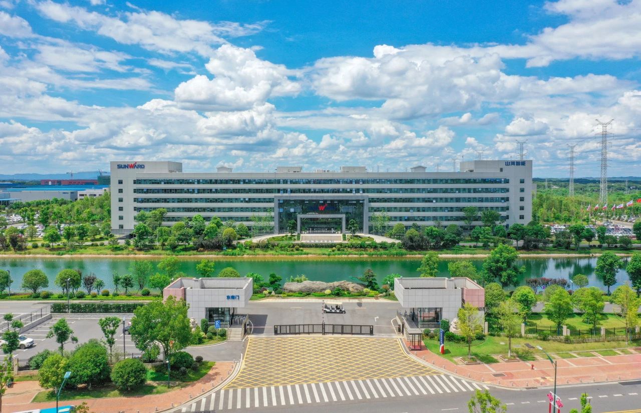 植樹節(jié)特輯 | 共建綠色生態(tài)，山河智能為地球充“植”
